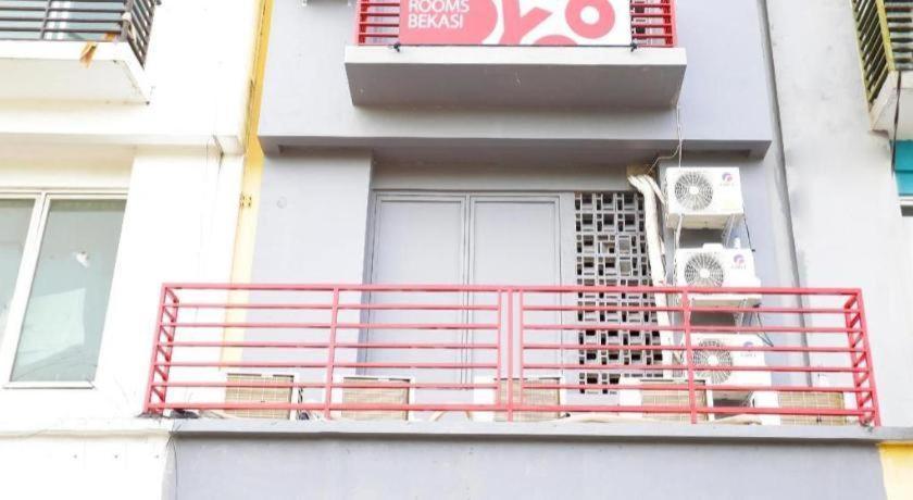 Oyo 90848 J&B Rooms Bekasi Pulokendal Exterior photo