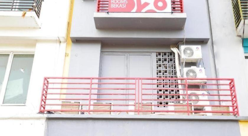 Oyo 90848 J&B Rooms Bekasi Pulokendal Exterior photo